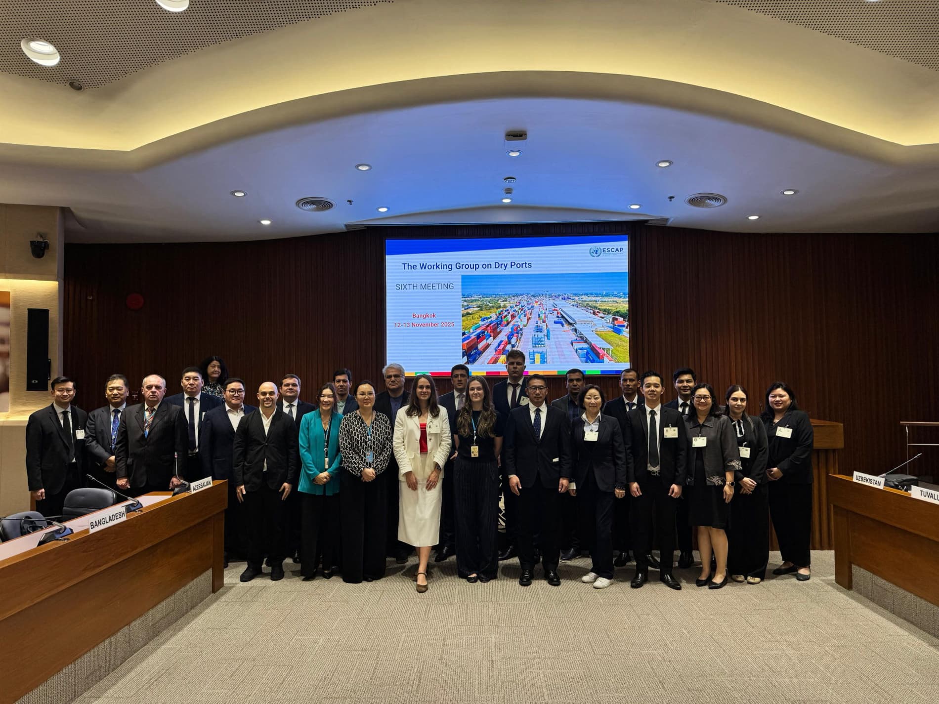 24 транспортно-логистических центра Узбекистана получили статус сухих портов