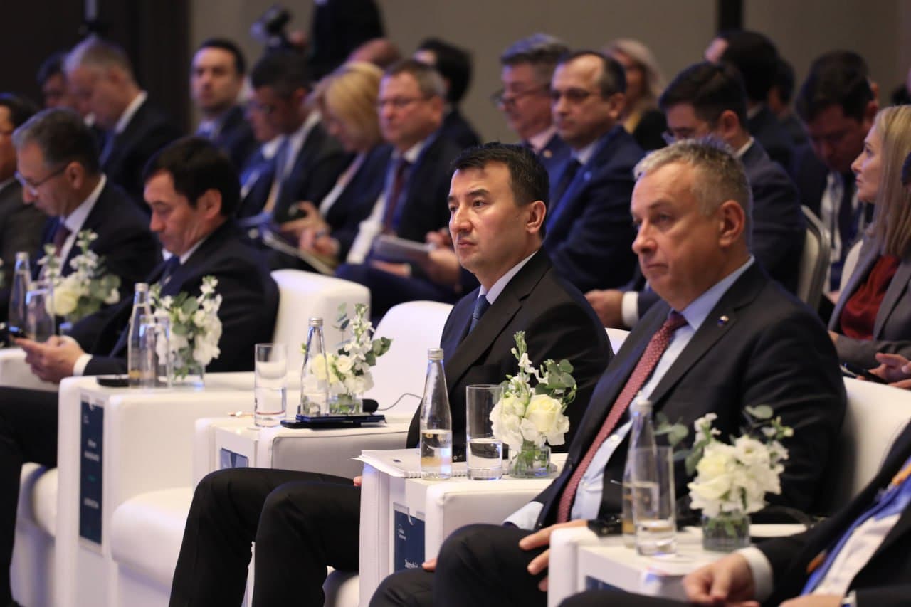 В Ташкенте состоялся Форум инвесторов по Транскаспийскому транспортному коридору и взаимосвязанности