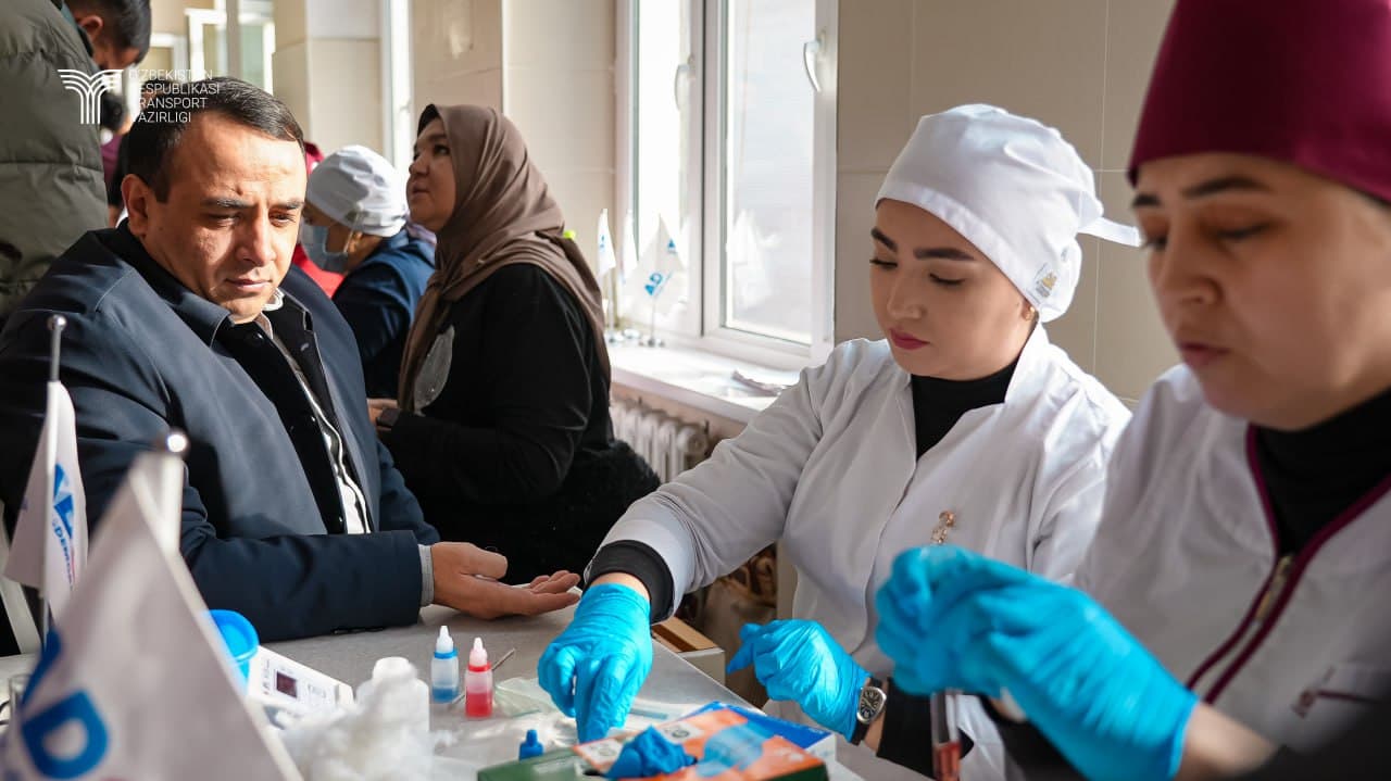 Команда Министерства транспорта приняла участие в благотворительной донорской акции