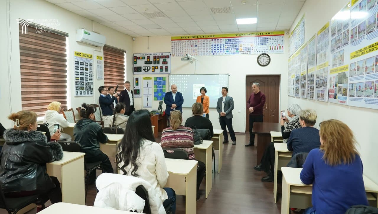 20 nafar xotin-qiz "D" toifadagi haydovchilik guvohnomasini olish uchun qayta tayyorlash kurslaridan o‘tdi