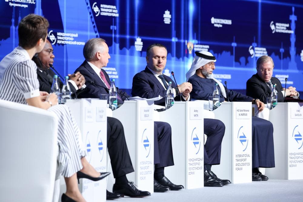 Sankt-Peterburgda xalqaro transport-logistika forumi o‘z ishini boshladi