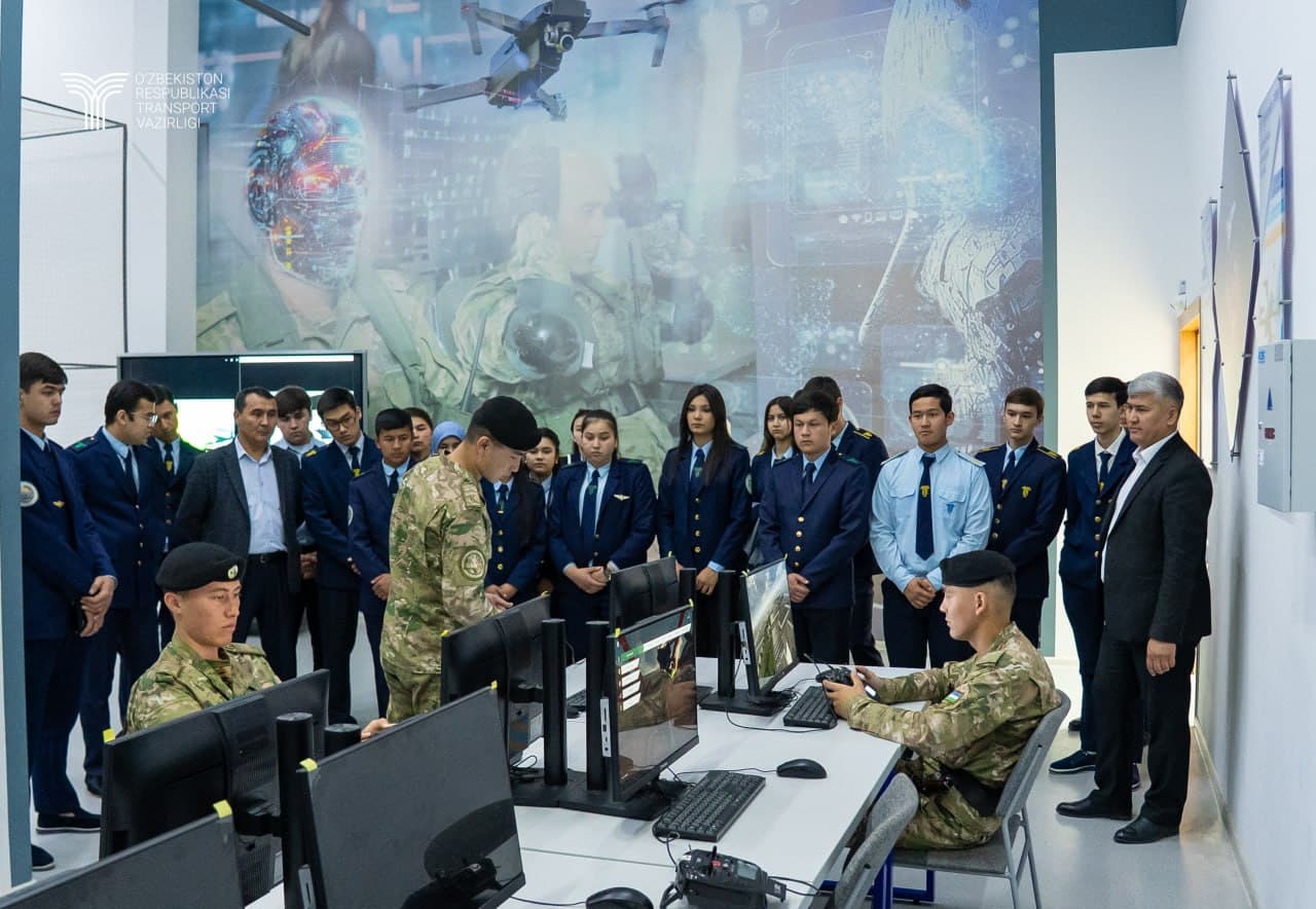 Юные транспортники познакомились с жизнью военнослужащих