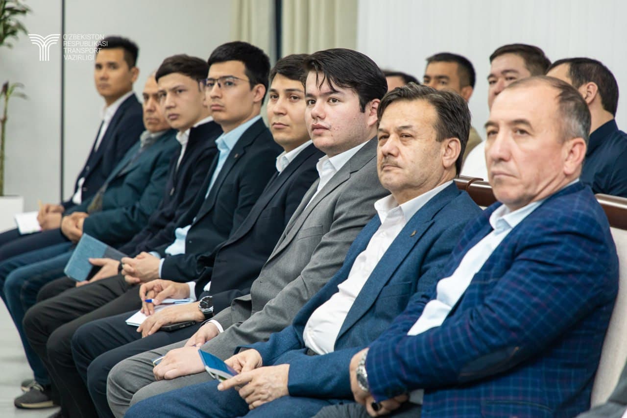 В рамках "Дня молодёжи" состоялся круглый стол на актуальные темы