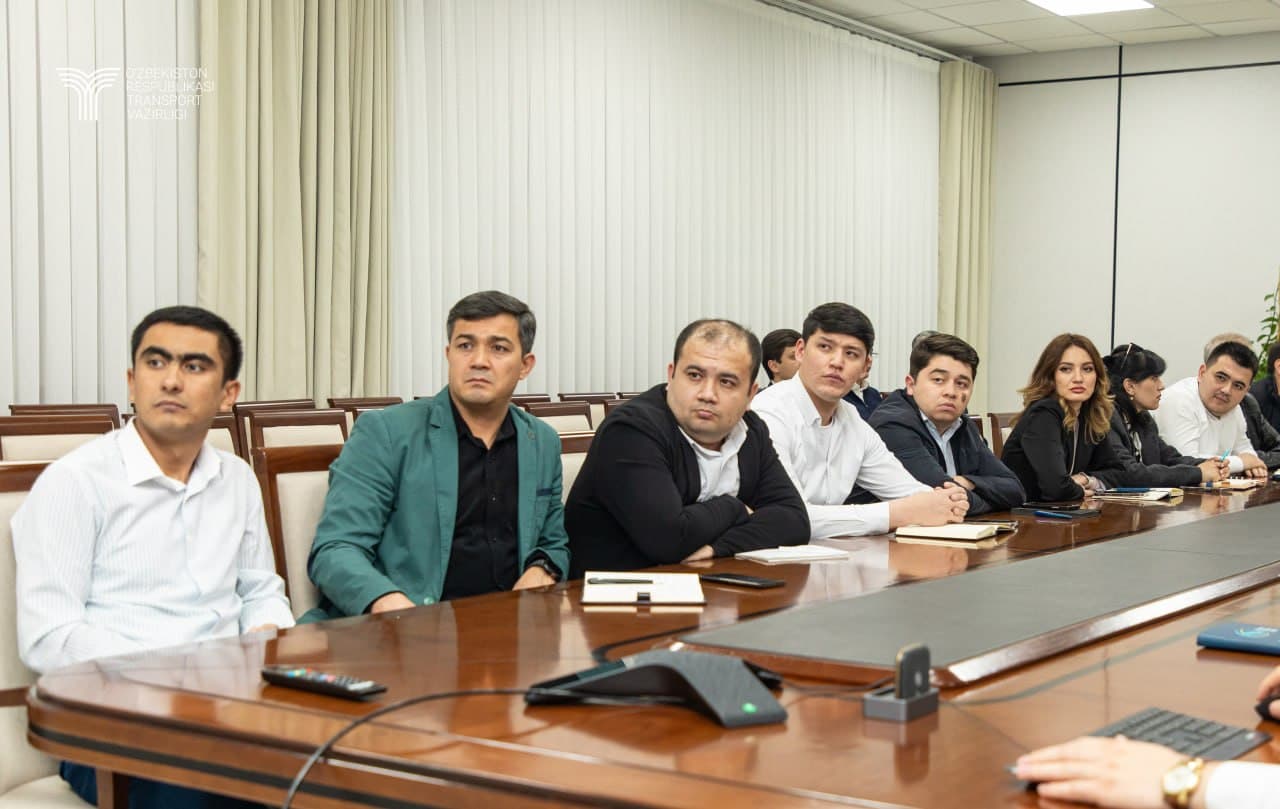 В рамках "Дня молодёжи" состоялся круглый стол на актуальные темы