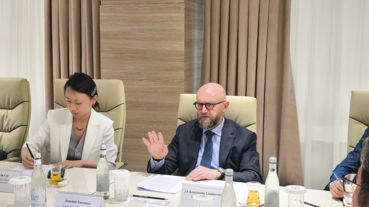 Transport vaziri o‘rinbosari OIIB vitse-prezidenti bilan uchrashdi