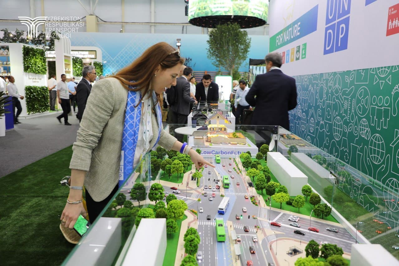 Транспорт вазирлиги "Eco Expo Central Asia 2026" халқаро кўргазмасида “яшил транспорт” лойиҳаларини тақдимот қилмоқда