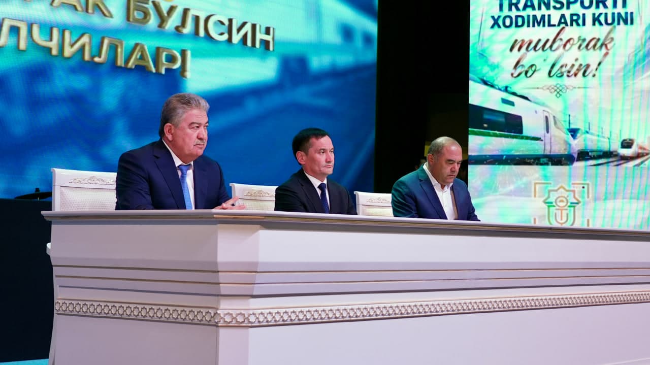 Ўзбекистон темирйўлчилари ўз касб байрамини нишонламоқда