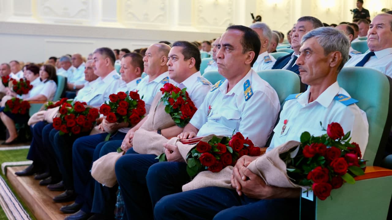Ўзбекистон темирйўлчилари ўз касб байрамини нишонламоқда