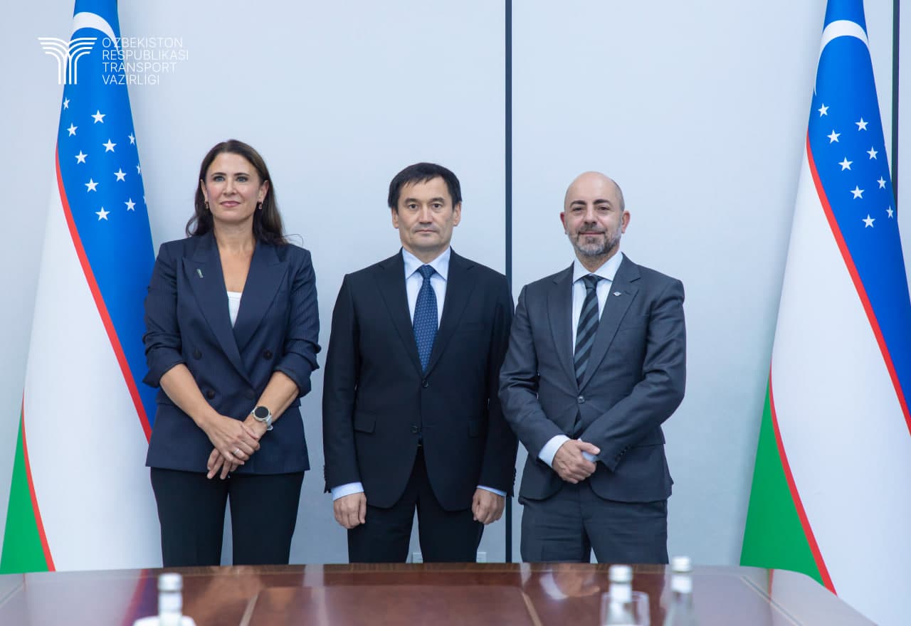 Transport vaziri ICAO mintaqaviy ofisi direktori bilan uchrashdi