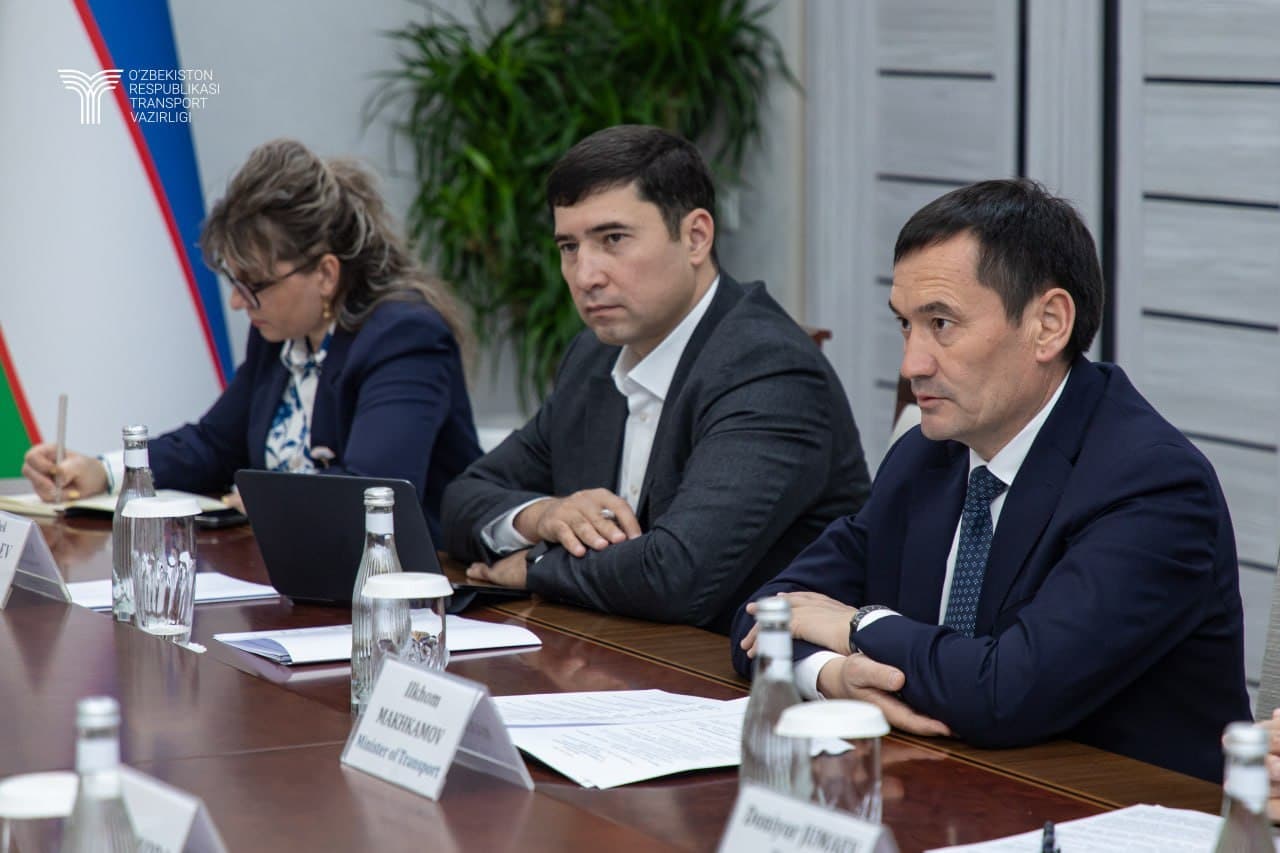 Министр транспорта встретился с представителями банка JBIC