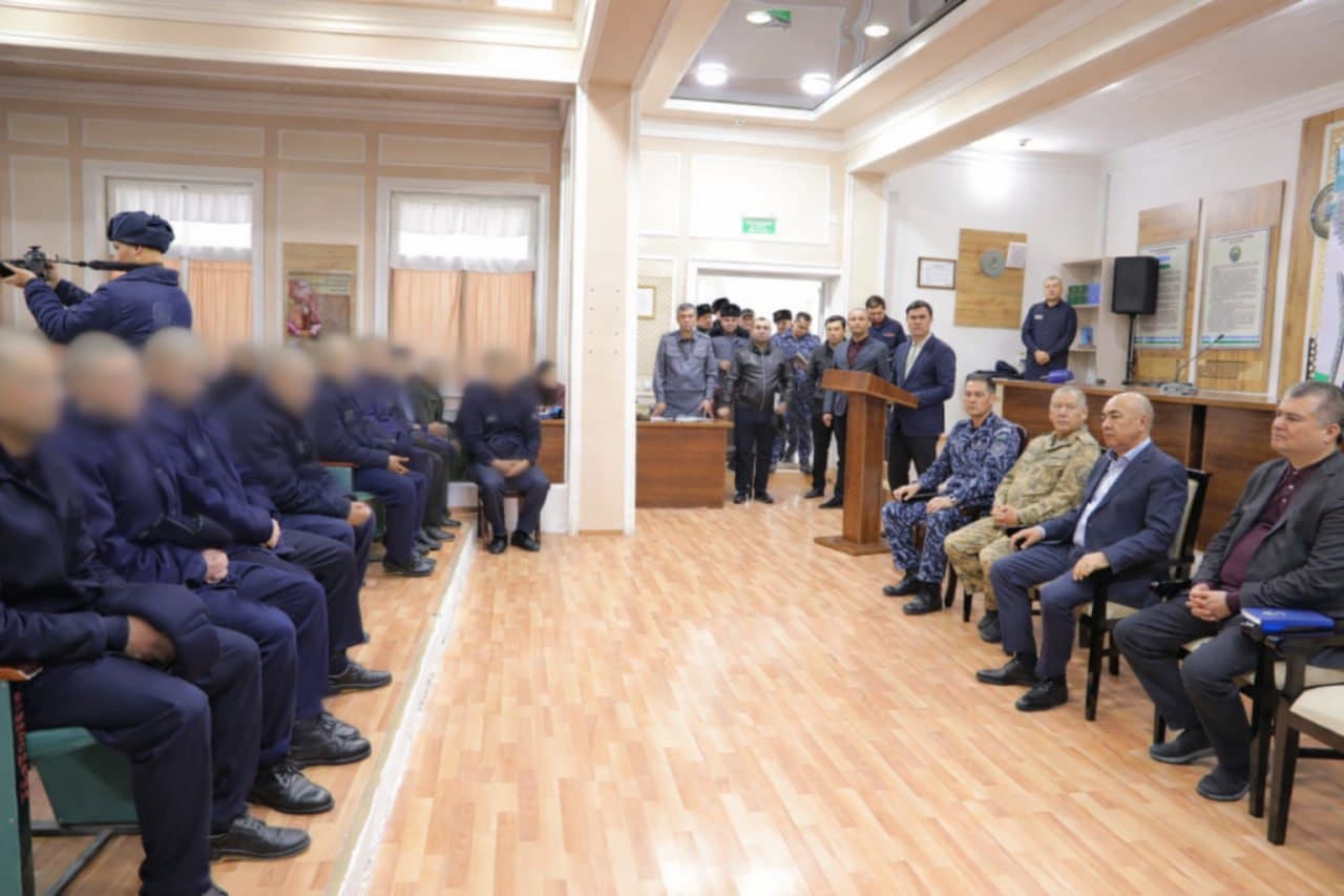 "Har kim xato qilishi mumkin, hamma gap xatolardan qanday xulosa chiqarishda" — Zoyir Mirzayev ozodlikdan mahrum etilgan yoshlar bilan uchrashdi