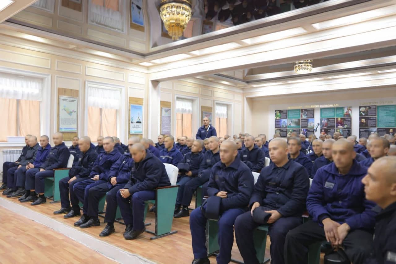 "Har kim xato qilishi mumkin, hamma gap xatolardan qanday xulosa chiqarishda" — Zoyir Mirzayev ozodlikdan mahrum etilgan yoshlar bilan uchrashdi