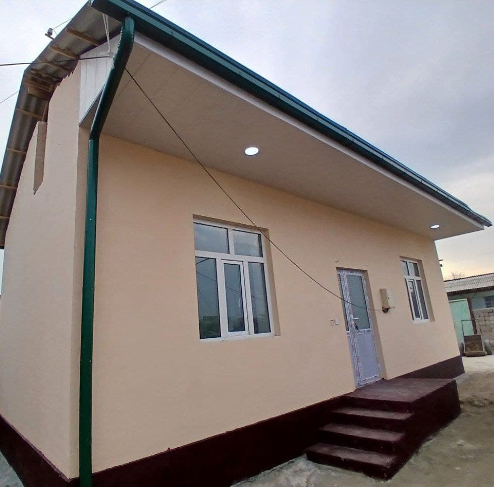 Bir tadbirkor 12 ta uy qurib berib, ehtiyojmand oilalarga bir umrlik quvonch hadya qildi