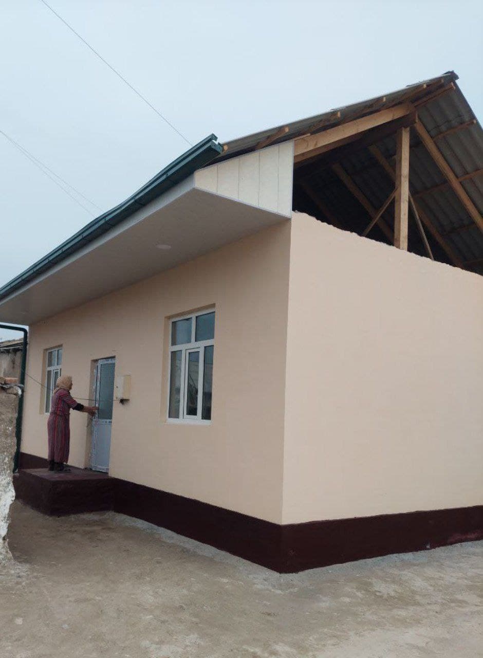 Bir tadbirkor 12 ta uy qurib berib, ehtiyojmand oilalarga bir umrlik quvonch hadya qildi