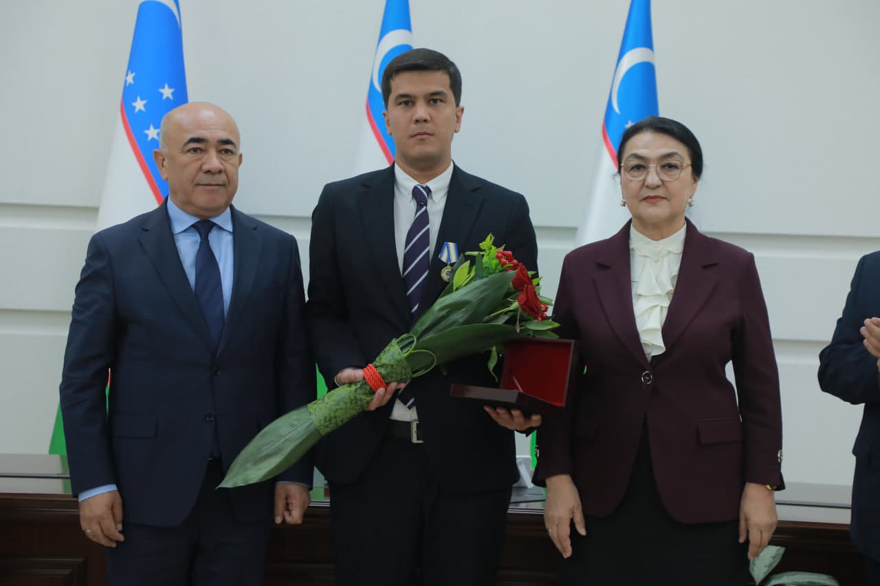 Yuksak mukofotlar o‘z egalariga tantanali topshirildi