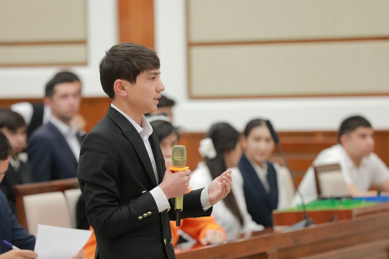 Hokimlar hayratda — tashabbuskor yoshlar ijodiy va innovasion loyihalarini namoyish qilishdi