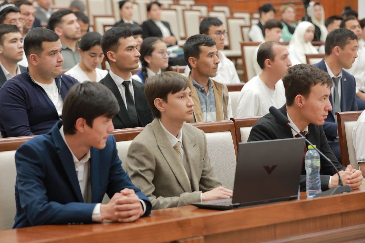 Hokimlar hayratda — tashabbuskor yoshlar ijodiy va innovasion loyihalarini namoyish qilishdi