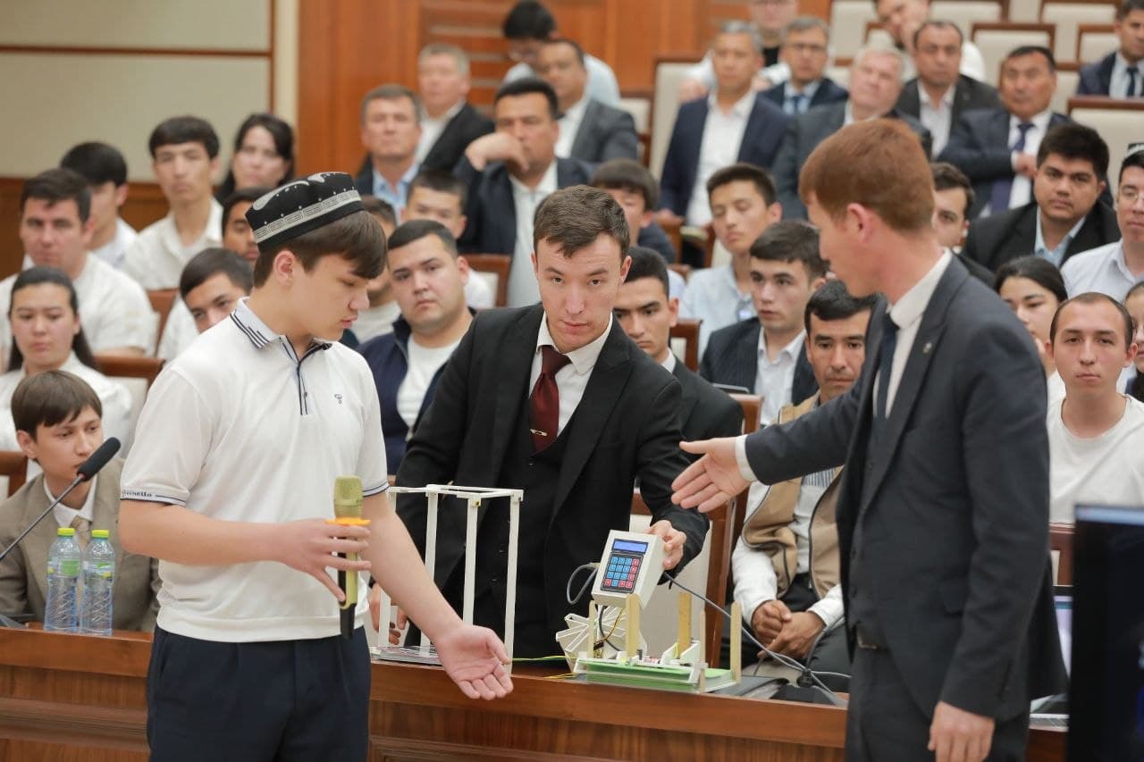 Hokimlar hayratda — tashabbuskor yoshlar ijodiy va innovasion loyihalarini namoyish qilishdi