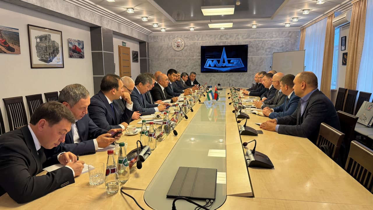 Minsk avtomobil zavodiga taşrif: sanoat kooperasiyasi va transport sohasida yangi istiqbolli qadamlar