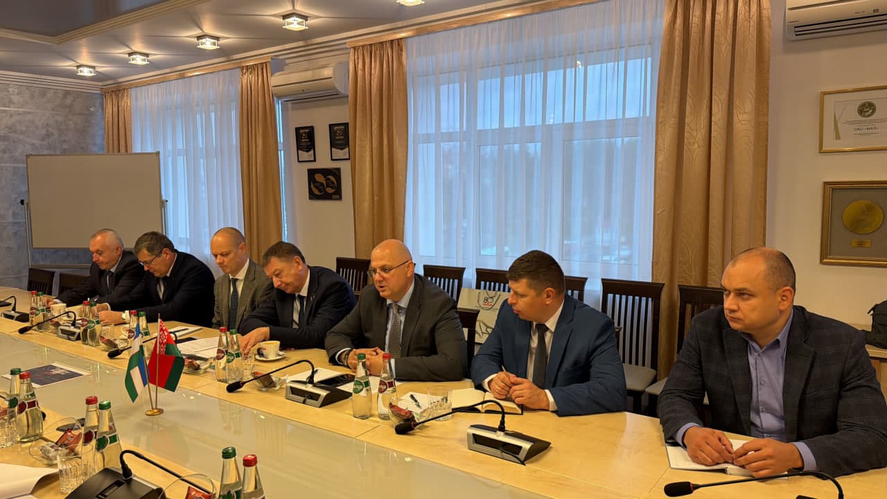 Minsk avtomobil zavodiga taşrif: sanoat kooperasiyasi va transport sohasida yangi istiqbolli qadamlar