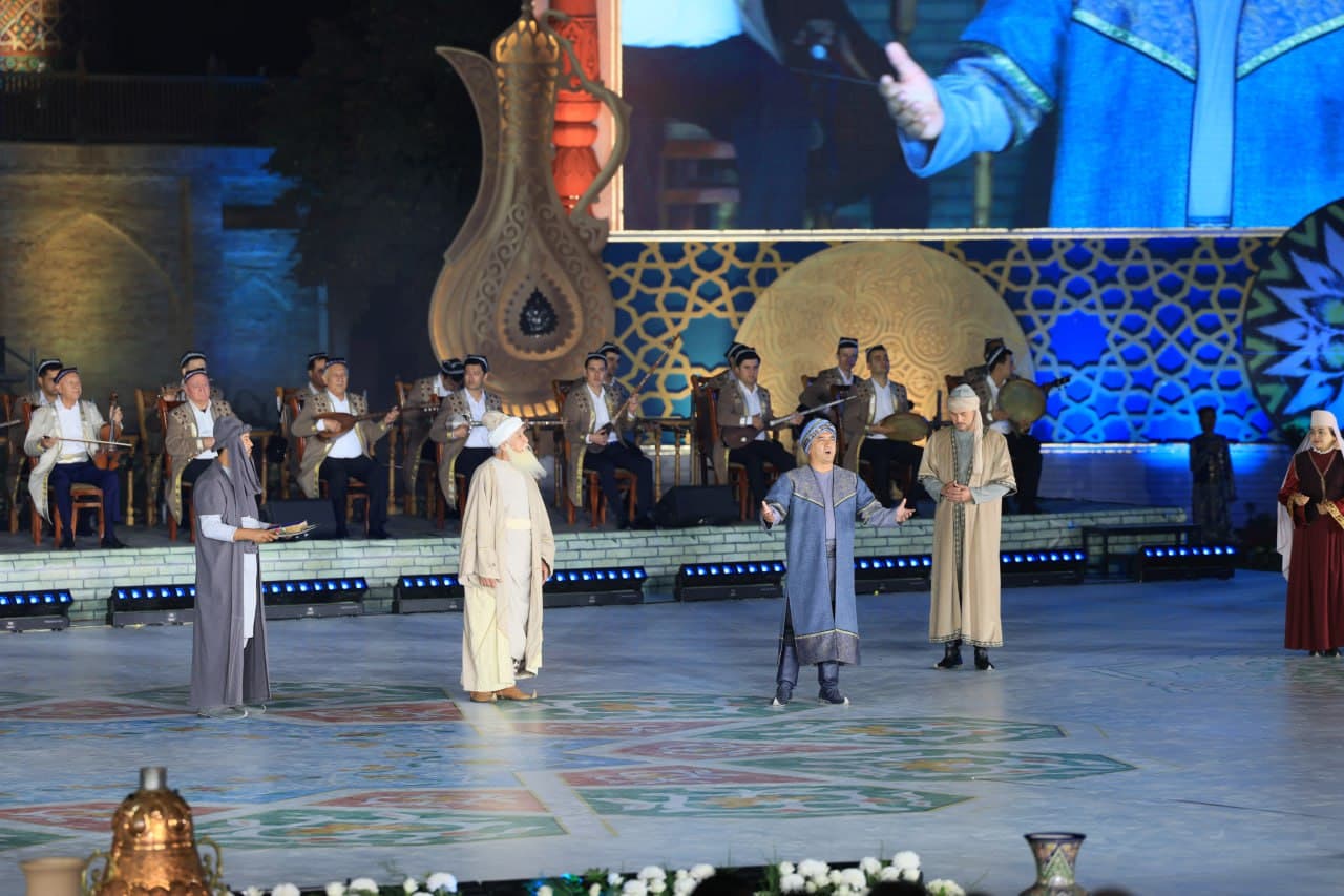 A solemn opening ceremony of the 3rd International Festival of Handicrafts and the International Pottery Forum took place at Urda Square in the city of Kokand