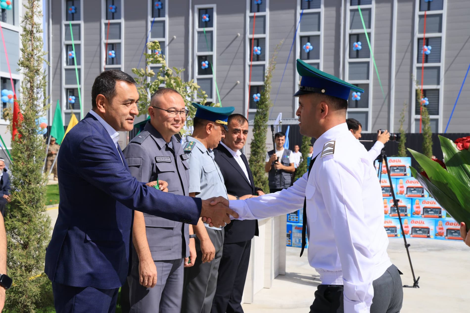 Chegarachilarga bayram tuhfasi: yangi ma’muriy bino va xizmat uylari topshirildi