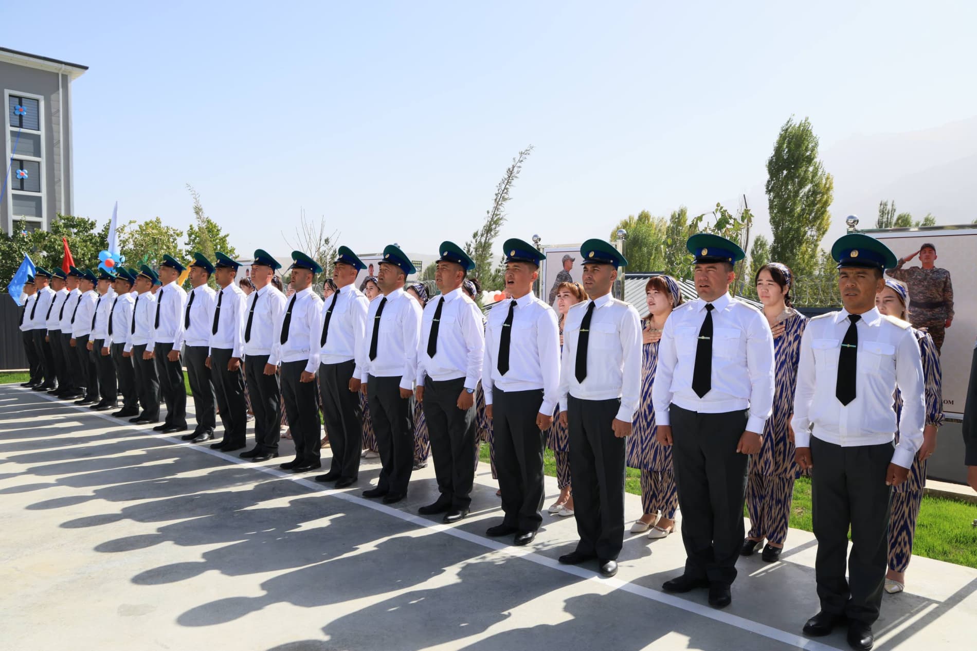 Chegarachilarga bayram tuhfasi: yangi ma’muriy bino va xizmat uylari topshirildi