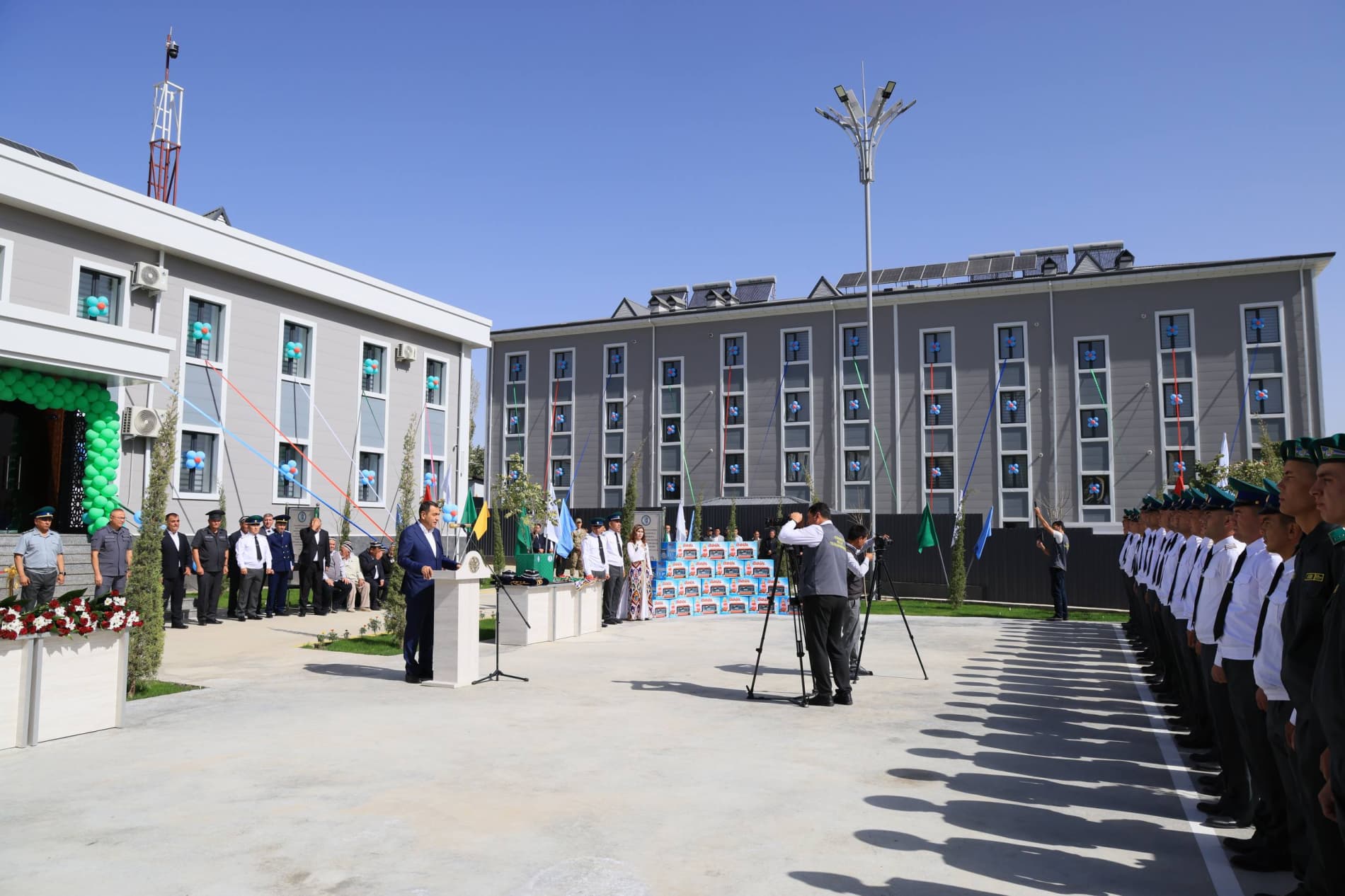 Chegarachilarga bayram tuhfasi: yangi ma’muriy bino va xizmat uylari topshirildi