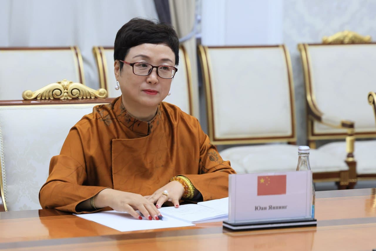 Вилоят ҳокими Хайрулло Бозоров вилоятимизда истиқболли лойиҳаларни амалга ошираётган ҳамда инвестиция киритишга қизиқиш билдираётган йирик хитойлик инвесторларни қабул қилди