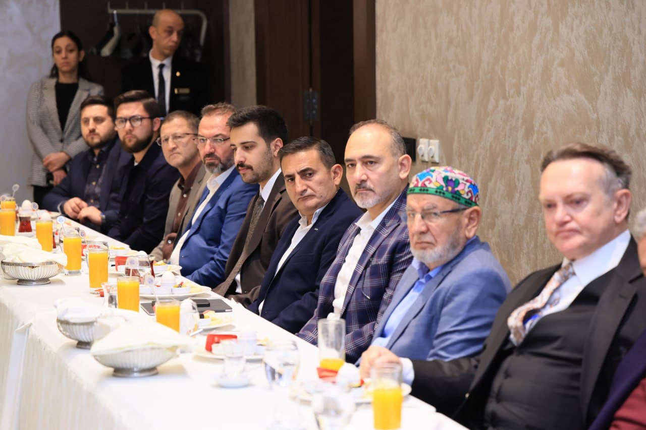 Viloyat hokimi Xayrullo Bozorov Turkiya Respublikasidagi amaliy tashrifi davomida Turkiyaning markaziy hududida joylashgan, tarixiy, siyosiy, iqtisodiy va madaniy markaz sifatida ahamiyatga ega bo‘lgan Konya viloyatiga tashrif buyurdi.