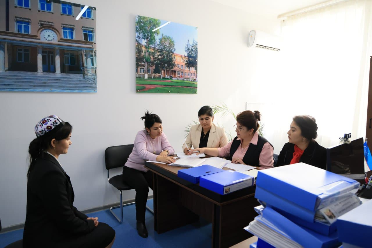 Farg‘ona shahridagi Farg‘ona jamoat salomatligi tibbiyot institutida Zulfiya nomidagi Davlat mukofoti tanlovining viloyat bosqichi bo‘lib o‘tmoqda.