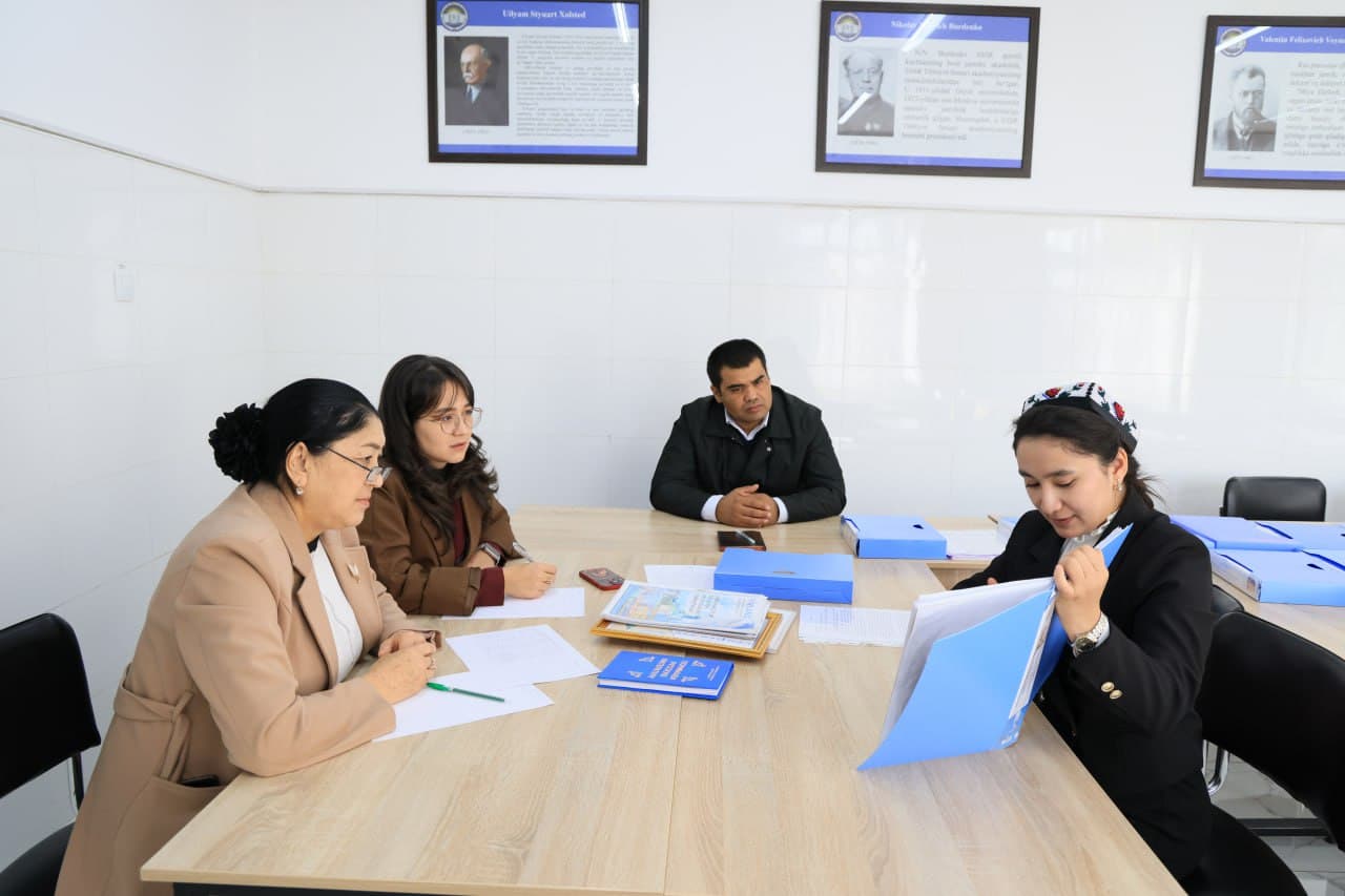 Farg‘ona shahridagi Farg‘ona jamoat salomatligi tibbiyot institutida Zulfiya nomidagi Davlat mukofoti tanlovining viloyat bosqichi bo‘lib o‘tmoqda.