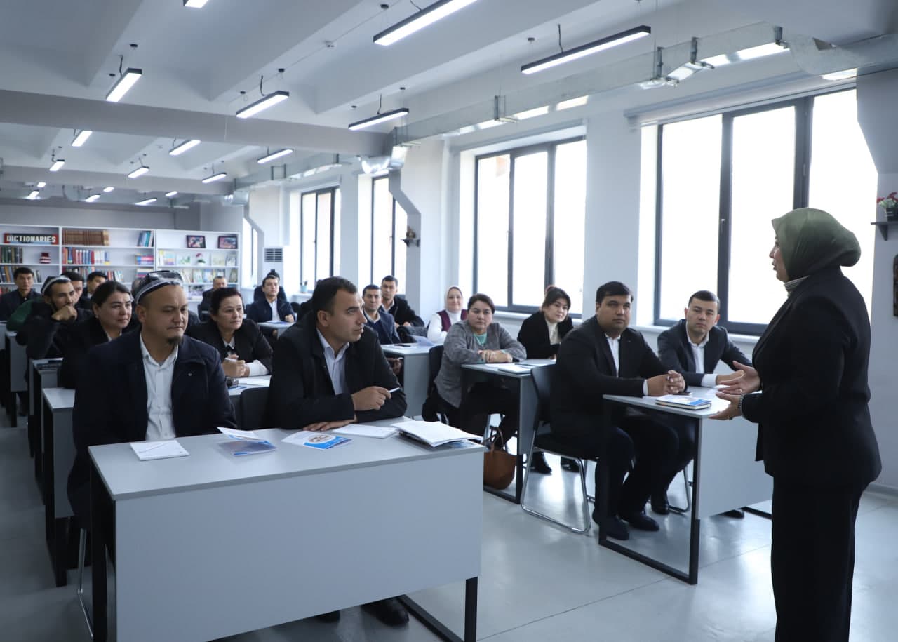 “Тўйлар, оилавий тантаналар, маърака ва маросимлар ўтказилишини тартибга солиш тизимини янада такомиллаштиришда давлат ва жамоат ташкилотларининг роли” мавзусида семинар-тренинг ўтказилди