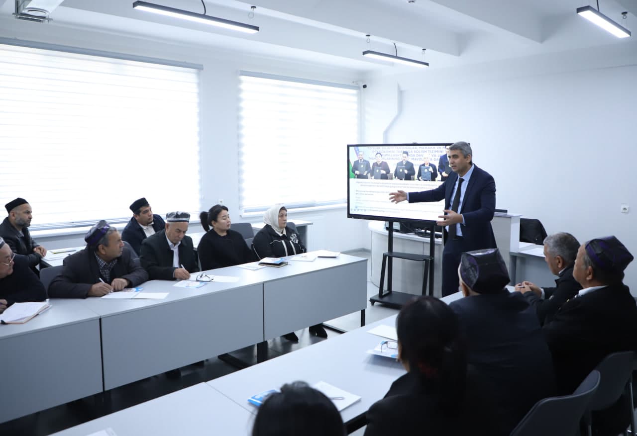 “Тўйлар, оилавий тантаналар, маърака ва маросимлар ўтказилишини тартибга солиш тизимини янада такомиллаштиришда давлат ва жамоат ташкилотларининг роли” мавзусида семинар-тренинг ўтказилди