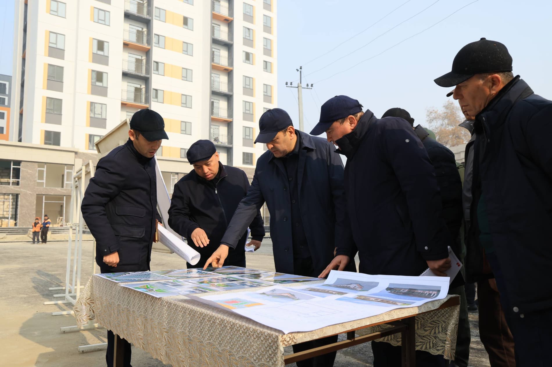 Fergana Region Governor Khayrullo Bozorov visited Kokand today to review the implementation of previously issued directives