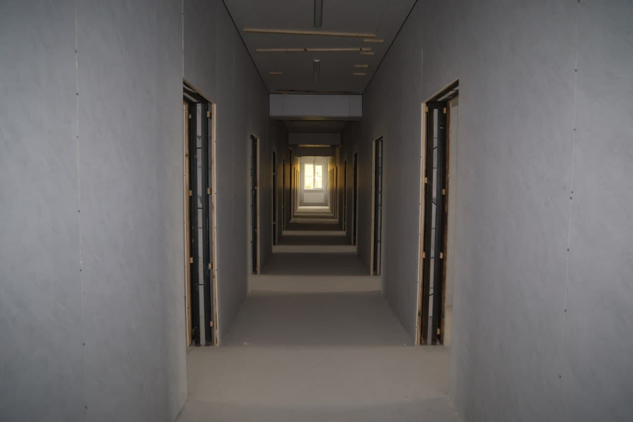 Хоким Ферганской области Хайрулло Бозоров посетил футбольную академию «Нефтчи», расположенную в городе Фергане, и ознакомился с ходом проводимых на данной территории строительных и ремонтных работ