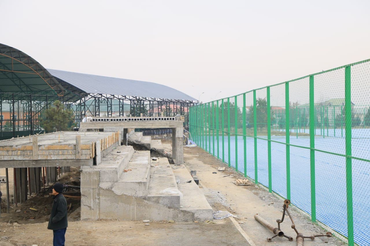 Хоким Ферганской области Хайрулло Бозоров посетил футбольную академию «Нефтчи», расположенную в городе Фергане, и ознакомился с ходом проводимых на данной территории строительных и ремонтных работ