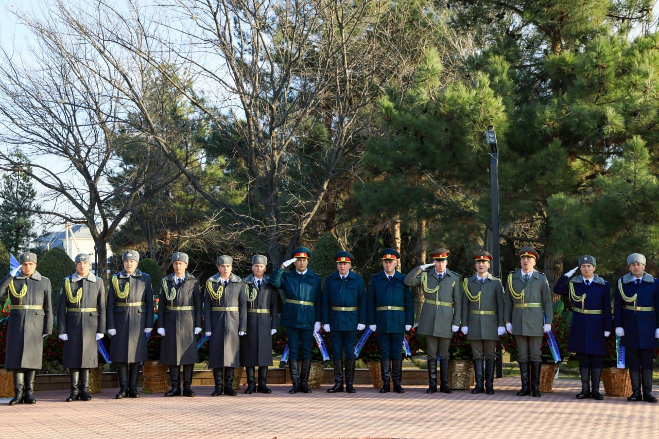 Wreaths were laid at the foot of the “Grieving Mother” monument in Fergana.
