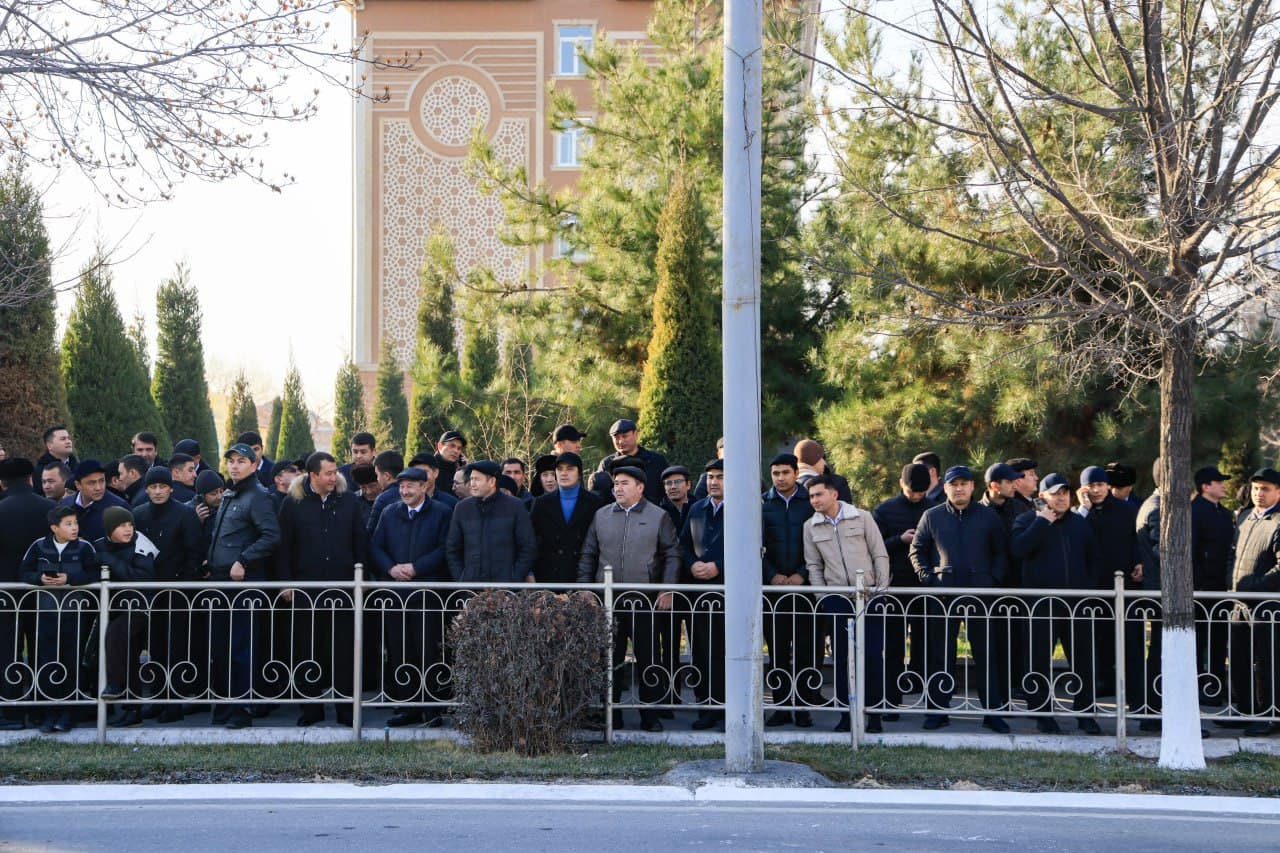 Wreaths were laid at the foot of the “Grieving Mother” monument in Fergana.