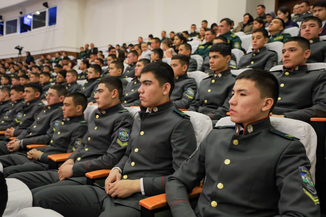 Farg‘onada “Milliy armiya – ona yurt qalqoni, tinchligimiz posboni!” shiori ostida bayram tadbirlari ko‘tarinkilik bilan bo‘lib o‘tmoqda