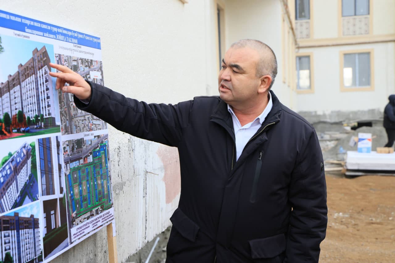 During his visits to Dangara District, Regional Governor Khayrullo Bozorov also reviewed the works being carried out within the framework of the Renovation Program.