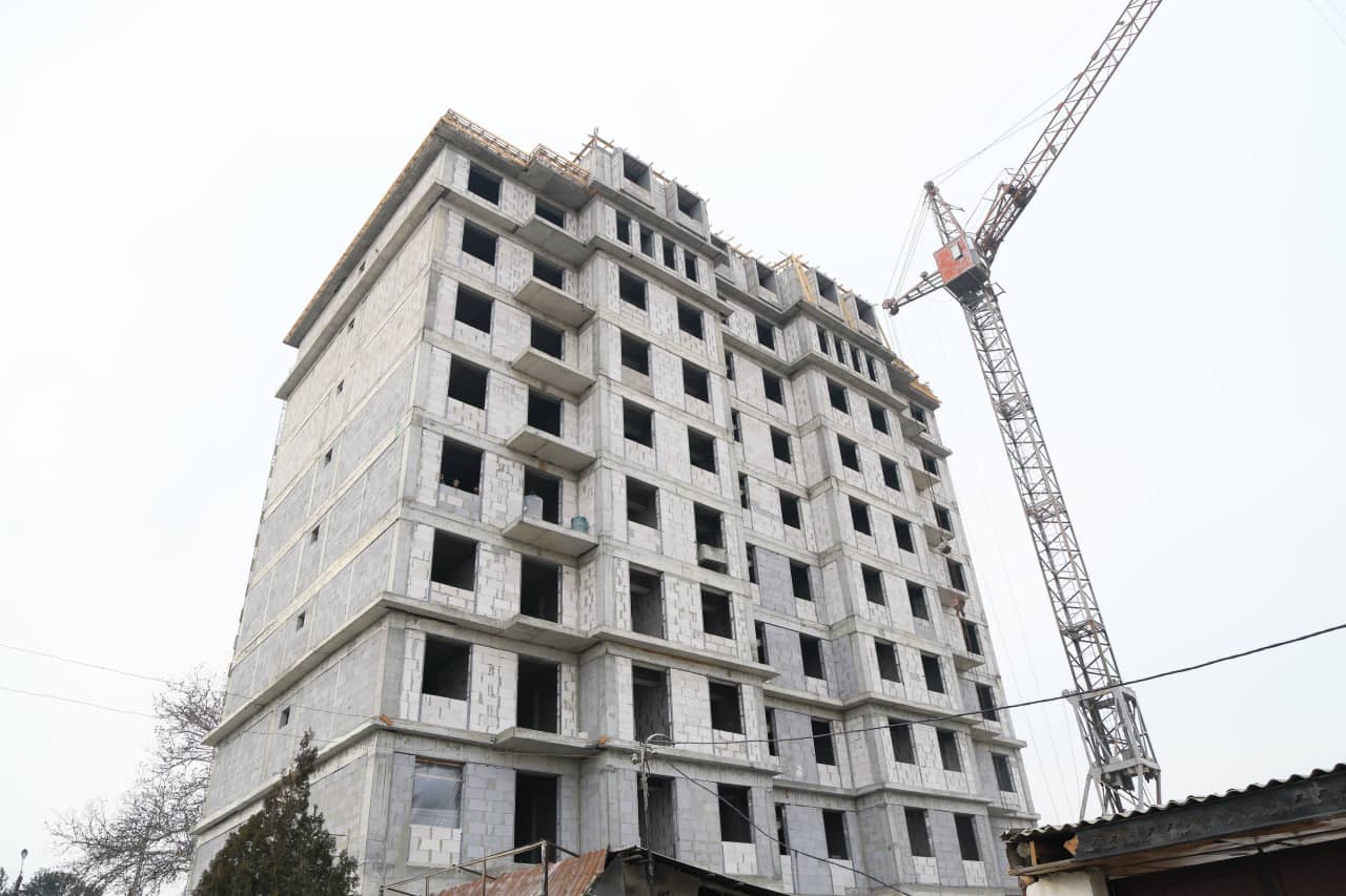 During his visits to Dangara District, Regional Governor Khayrullo Bozorov also reviewed the works being carried out within the framework of the Renovation Program.