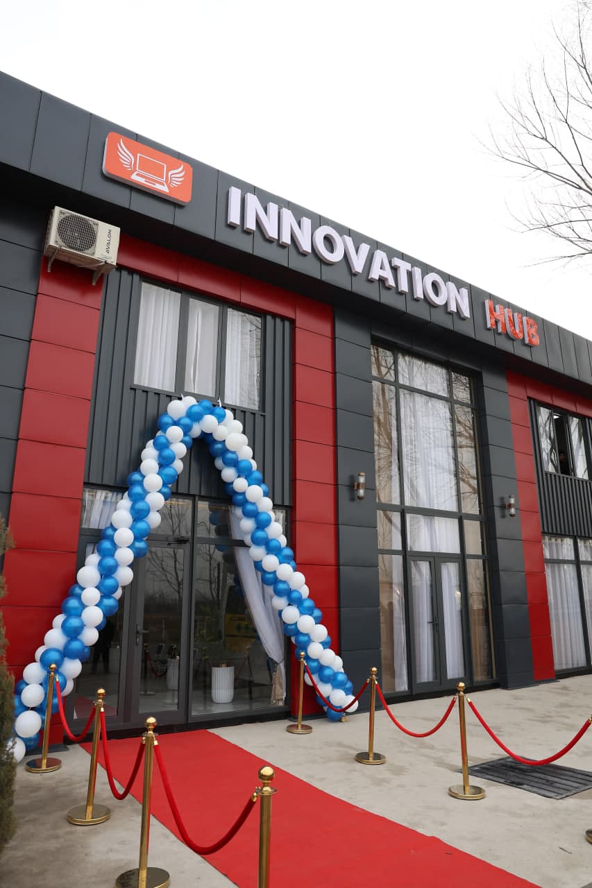 Фурқат туманида ахборот технологиялари соҳасини ривожлантириш, ёшларни замонавий касбларга йўналтириш мақсадида “Innovation hub” инновацион марказнинг тантанали очилиш маросими бўлиб ўтди