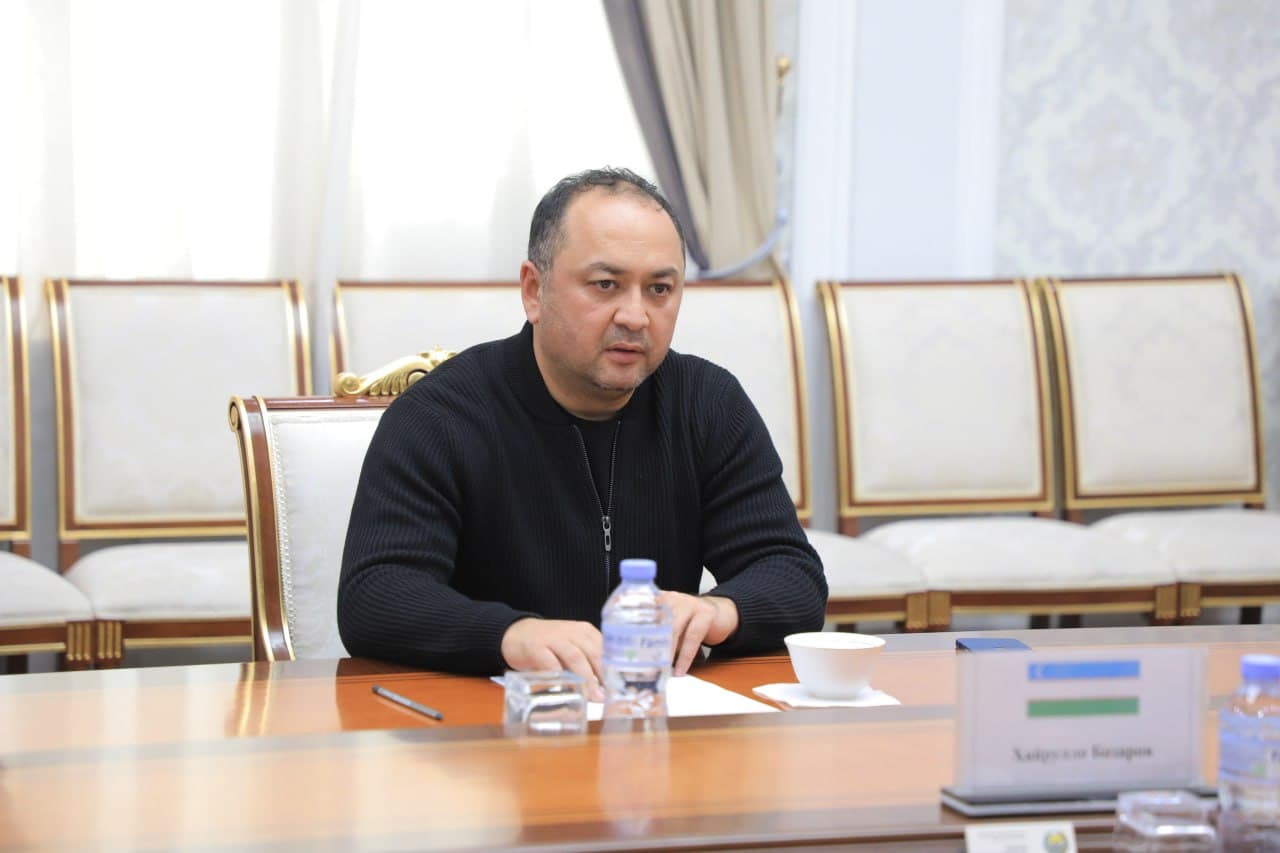 The Governor of Fergana Region, Khayrullo Bozorov, received entrepreneur Mirjalol Mirisupov, who has extensive experience and strong potential in the construction sector.
