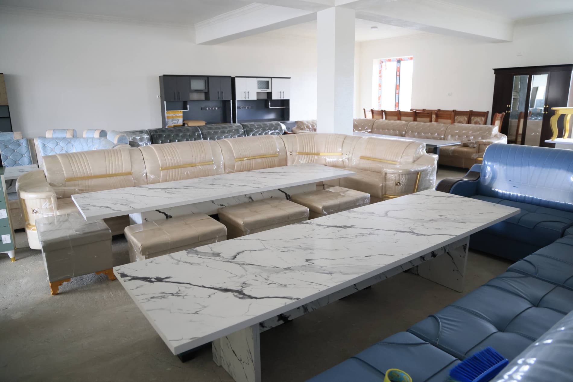 Viloyat hokimi Xayrullo Bozorov bugun Furqat tumanida bo‘lib, mahallalar hayoti, kambag‘allikni qisqartirish va aholi bandligini ta’minlash hamda investitsiya loyihalari bilan tanishdi