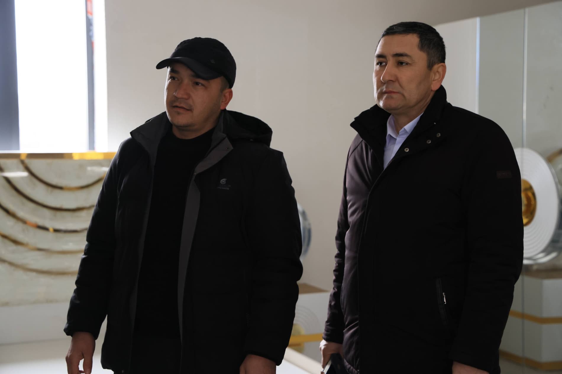 Viloyat hokimi Xayrullo Bozorov bugun Furqat tumanida bo‘lib, mahallalar hayoti, kambag‘allikni qisqartirish va aholi bandligini ta’minlash hamda investitsiya loyihalari bilan tanishdi