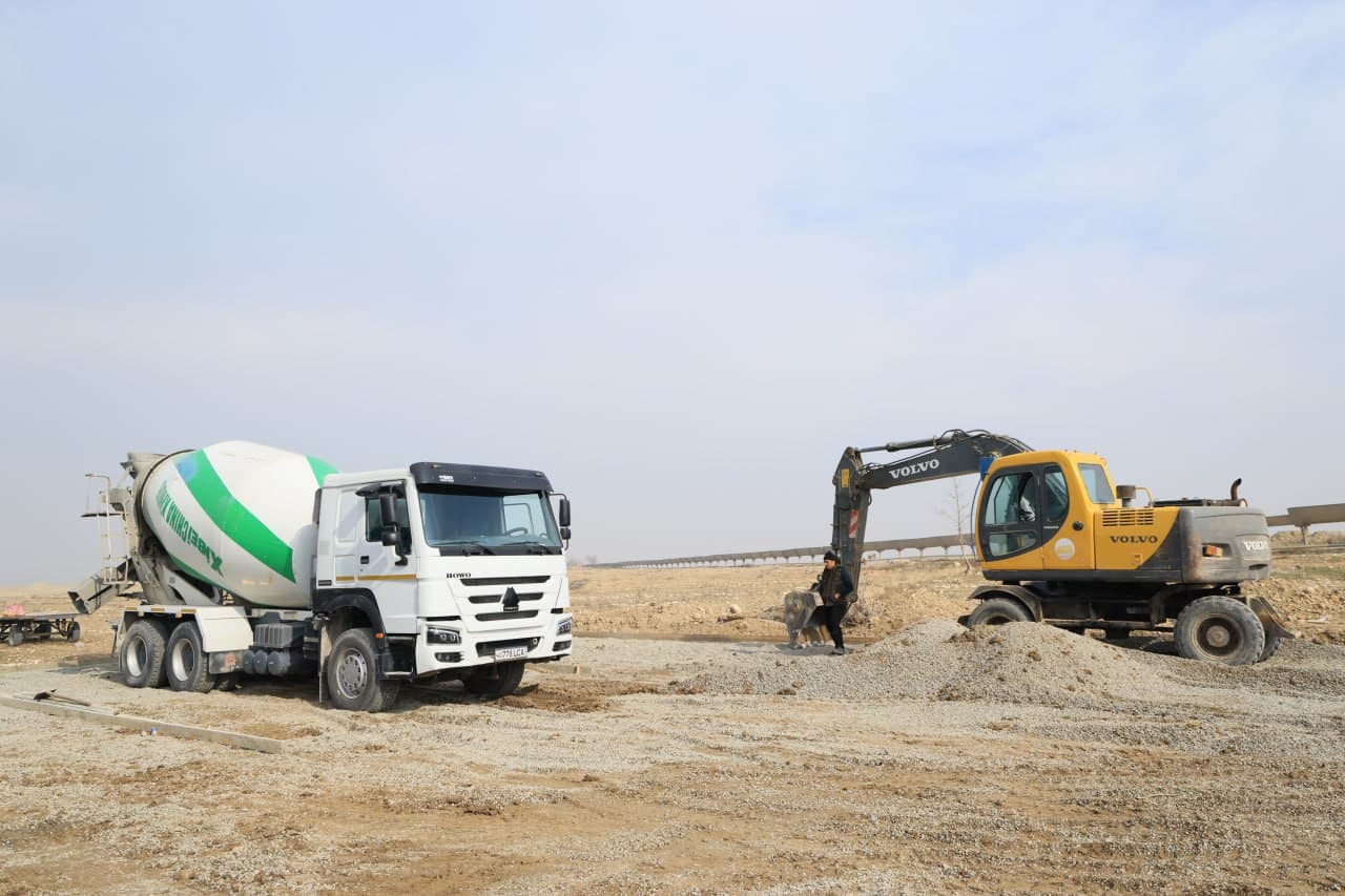 Қува туманида Туркиянинг "Heyal holding" компанияси томонидан ташкил этилаётган "Турон турк" махсус саноат зонасининг биринчи босқичи қурилишига киришилди