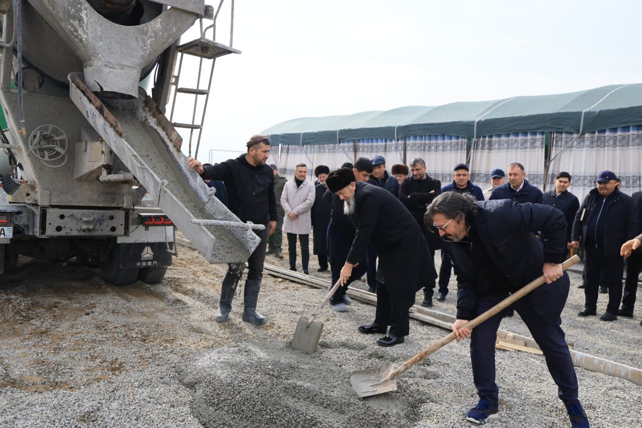 Қува туманида Туркиянинг "Heyal holding" компанияси томонидан ташкил этилаётган "Турон турк" махсус саноат зонасининг биринчи босқичи қурилишига киришилди