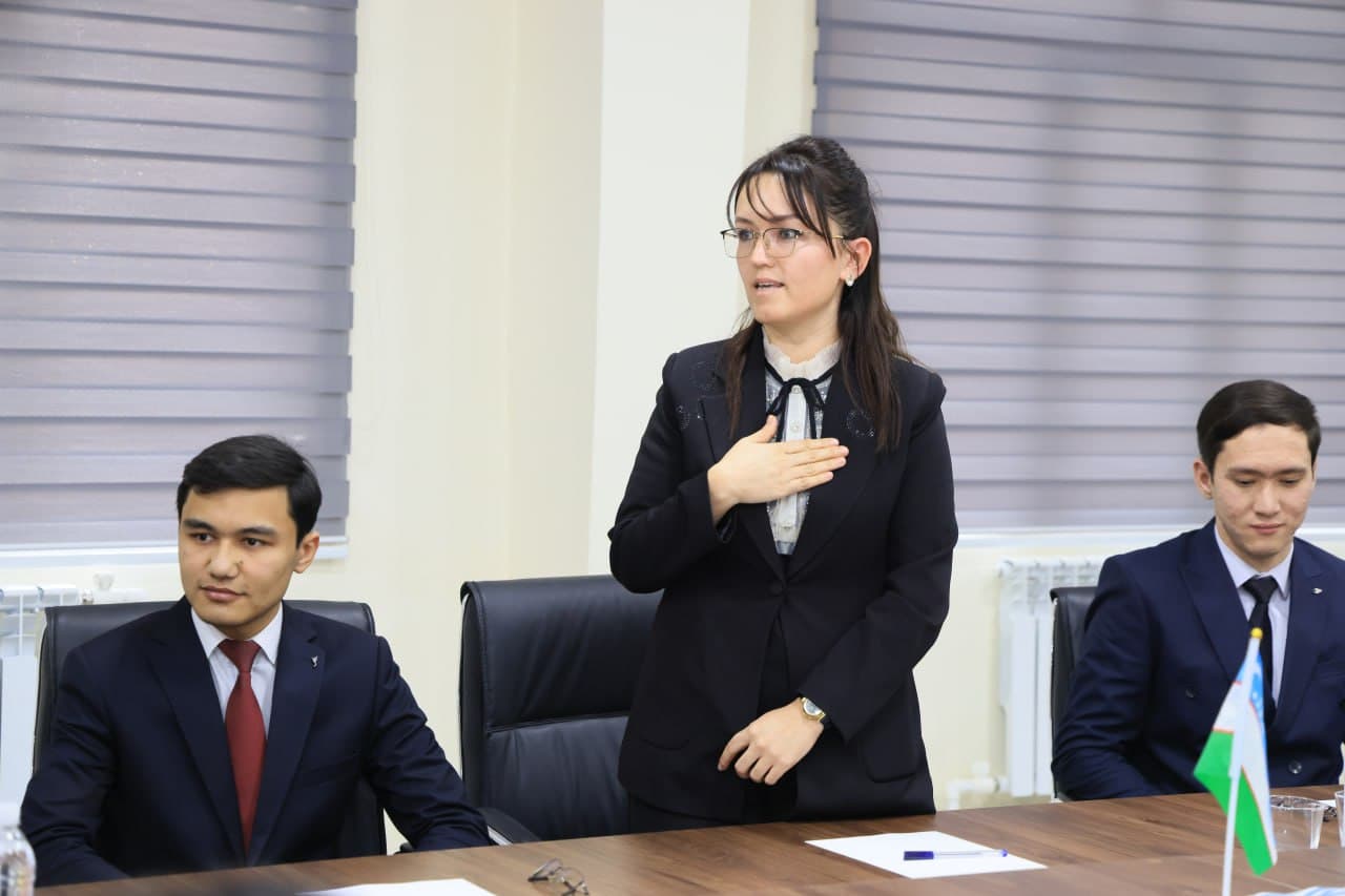 Deep Knowledge and Universal Values Should Be the Main Goal of Students