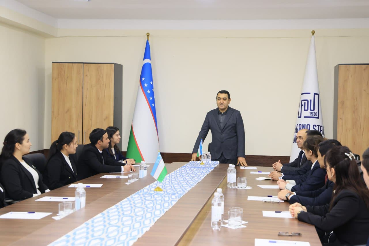 Deep Knowledge and Universal Values Should Be the Main Goal of Students